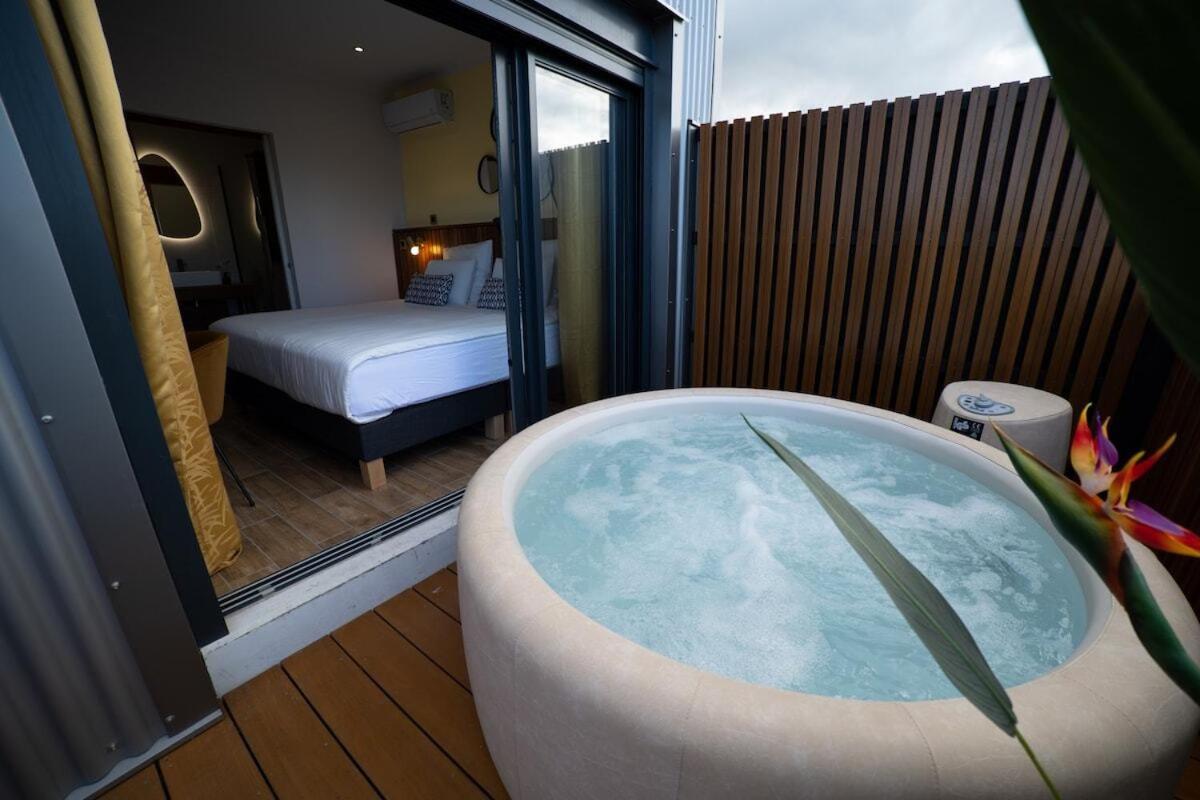 סיינט דניס Maison Le Patio Jacuzzi מראה חיצוני תמונה