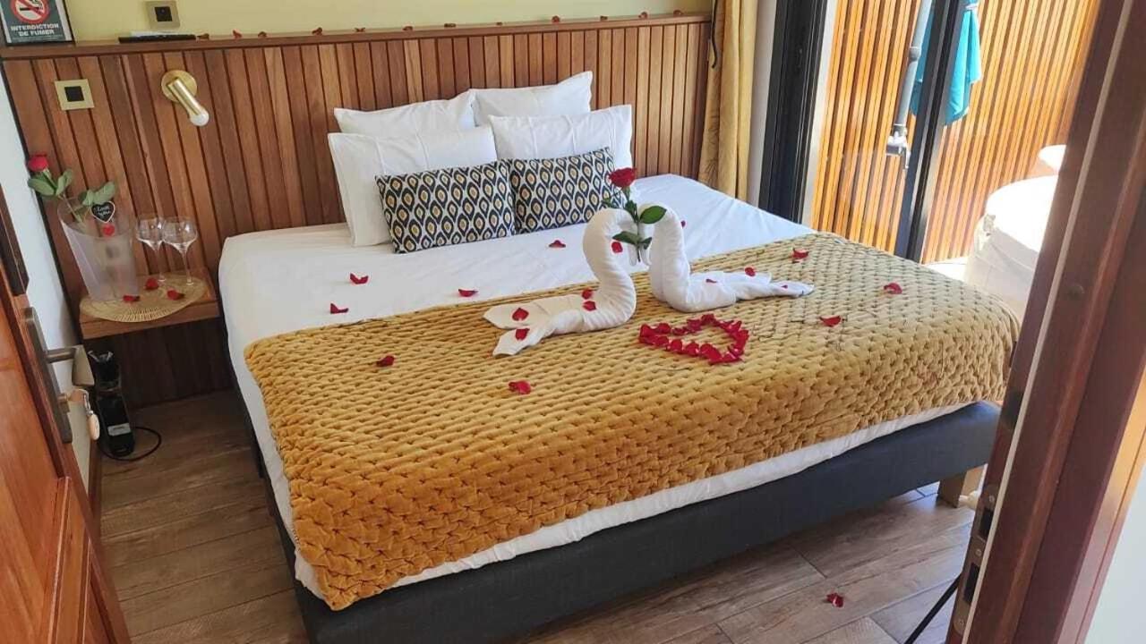 סיינט דניס Maison Le Patio Jacuzzi מראה חיצוני תמונה